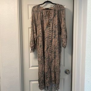 Brand new boho Vici midi dress. Tie neck. Buttons down the front. Lined.